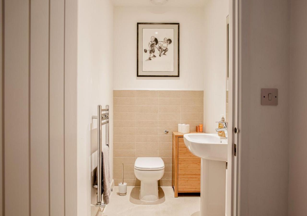 Stunning 2 Bed With Private Patio And Free Parking Villa Cheltenham Exterior foto