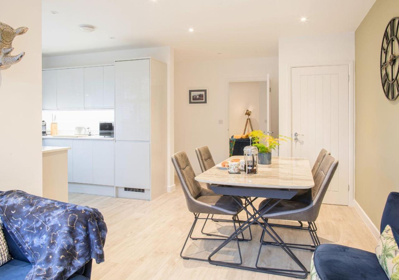 Stunning 2 Bed With Private Patio And Free Parking Villa Cheltenham Exterior foto