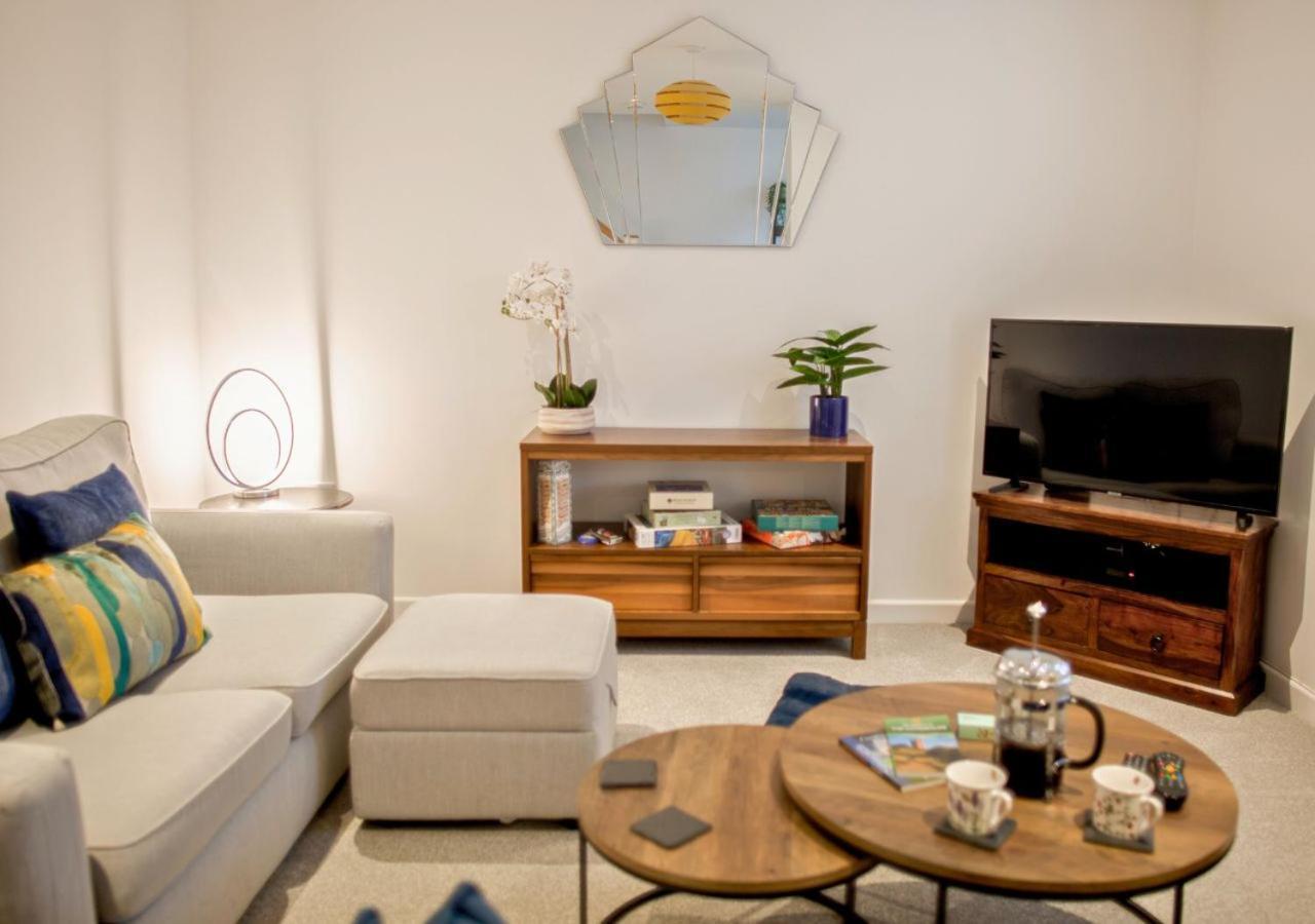 Stunning 2 Bed With Private Patio And Free Parking Villa Cheltenham Exterior foto