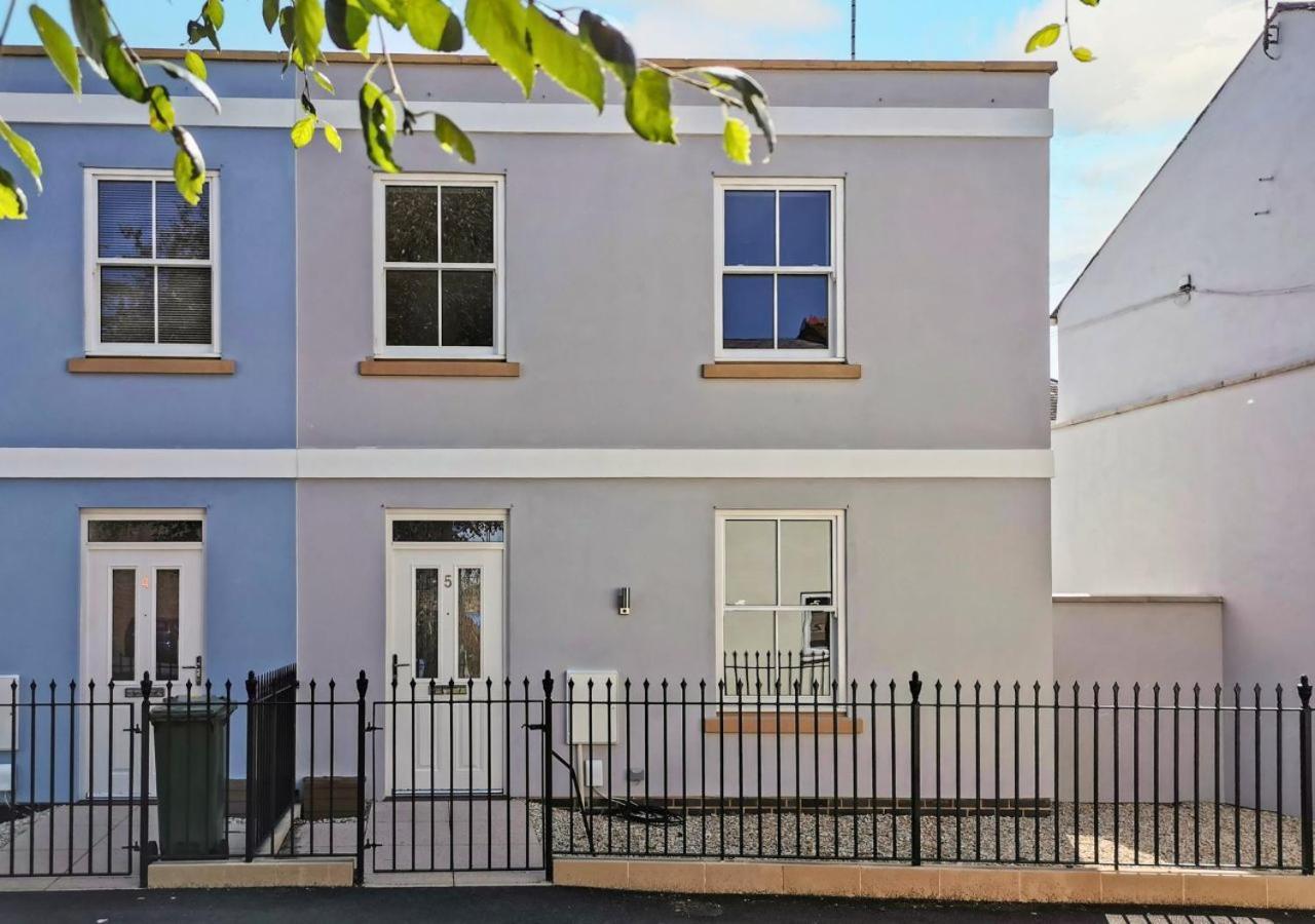 Stunning 2 Bed With Private Patio And Free Parking Villa Cheltenham Exterior foto