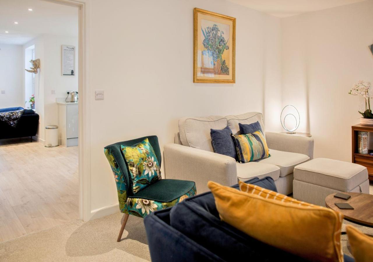 Stunning 2 Bed With Private Patio And Free Parking Villa Cheltenham Exterior foto