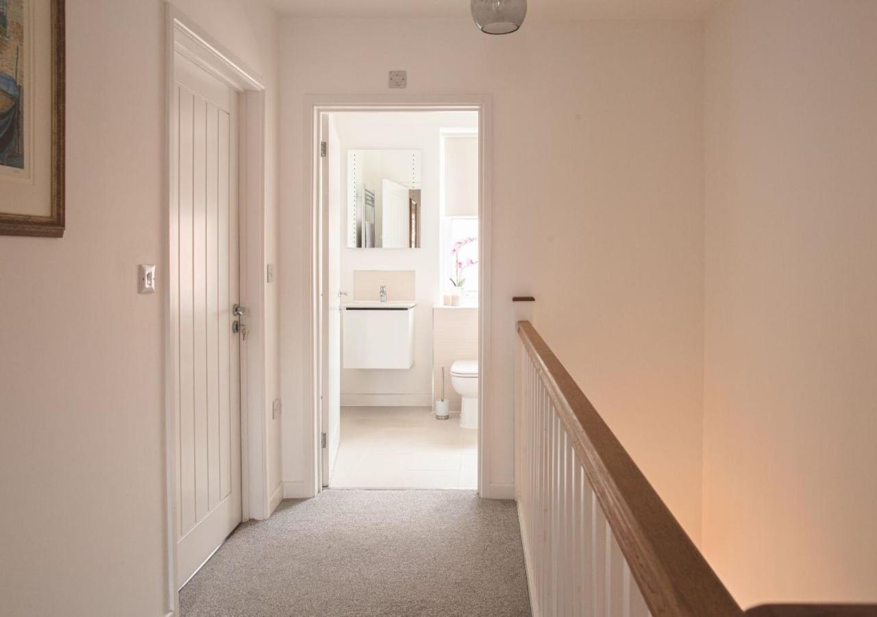 Stunning 2 Bed With Private Patio And Free Parking Villa Cheltenham Exterior foto