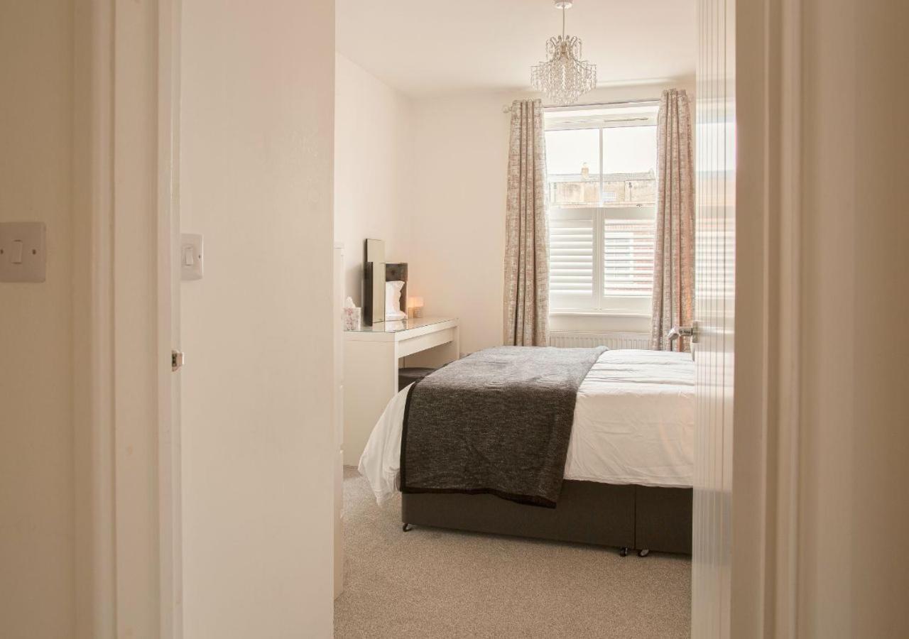 Stunning 2 Bed With Private Patio And Free Parking Villa Cheltenham Exterior foto