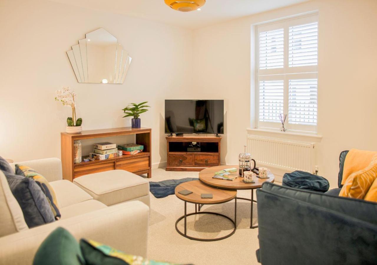 Stunning 2 Bed With Private Patio And Free Parking Villa Cheltenham Exterior foto
