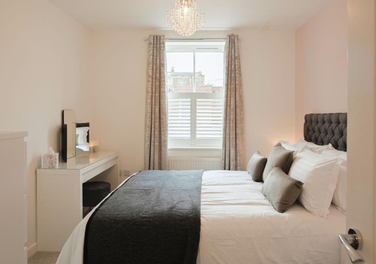 Stunning 2 Bed With Private Patio And Free Parking Villa Cheltenham Exterior foto